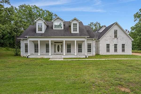 7.6 Acres of Land with Home for Sale in Oxford, Mississippi