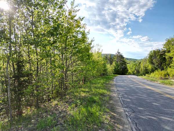 12 Acres of Recreational Land for Sale in Lakeville Town, Maine