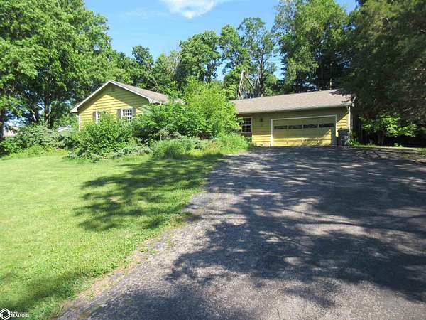 2.17 Acres of Land with Home for Sale in Keokuk, Iowa