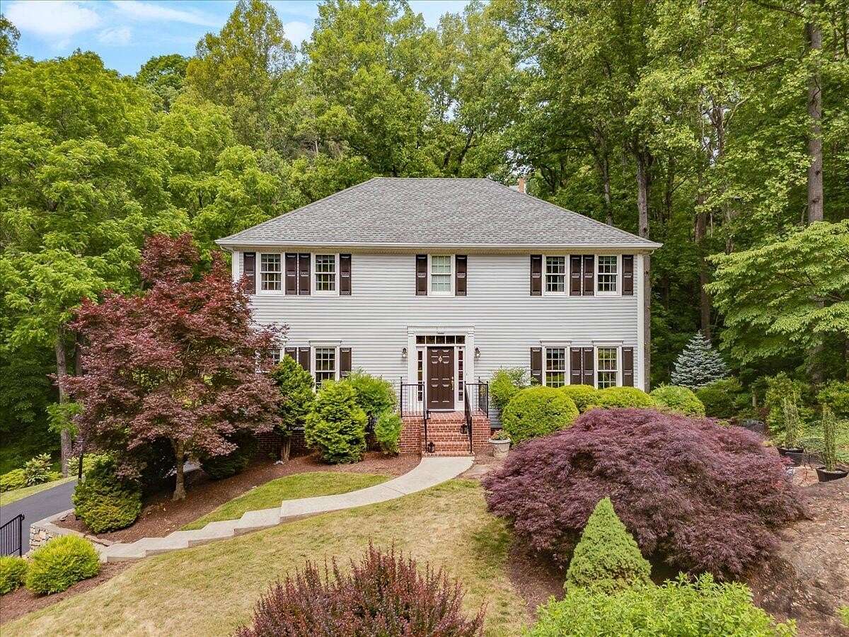 2.82 Acres of Land with Home for Sale in Roanoke, Virginia