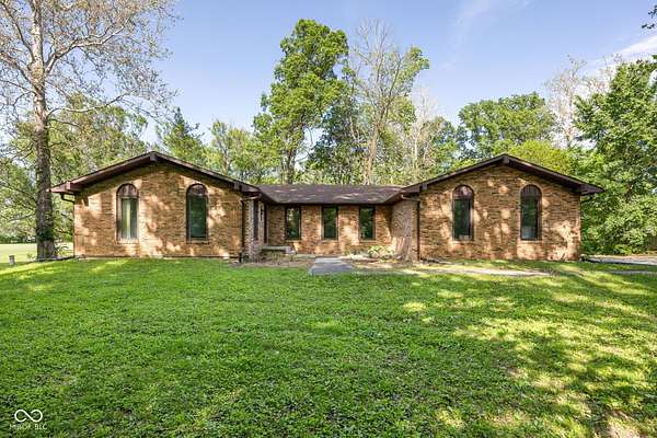 3.2 Acres of Land with Home for Sale in Kokomo, Indiana