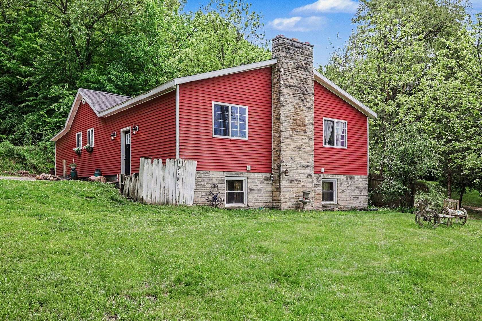 1.5 Acres of Land with Home for Sale in Battle Creek, Michigan