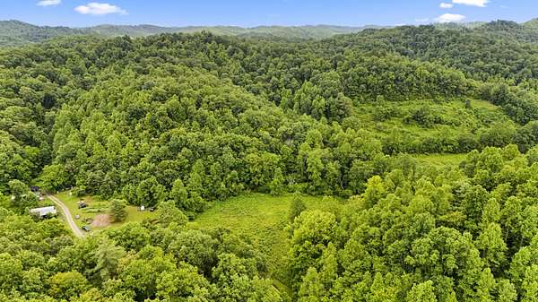 18.5 Acres of Land for Sale in Campton, Kentucky