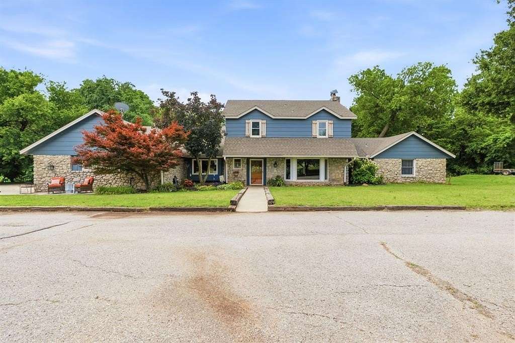 5 Acres of Land with Home for Sale in Piedmont, Oklahoma