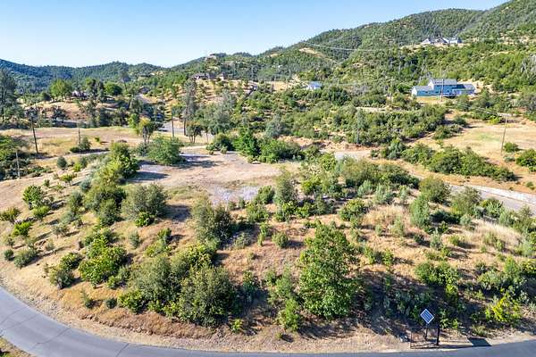 1 Acre of Residential Land for Sale in Redding, California