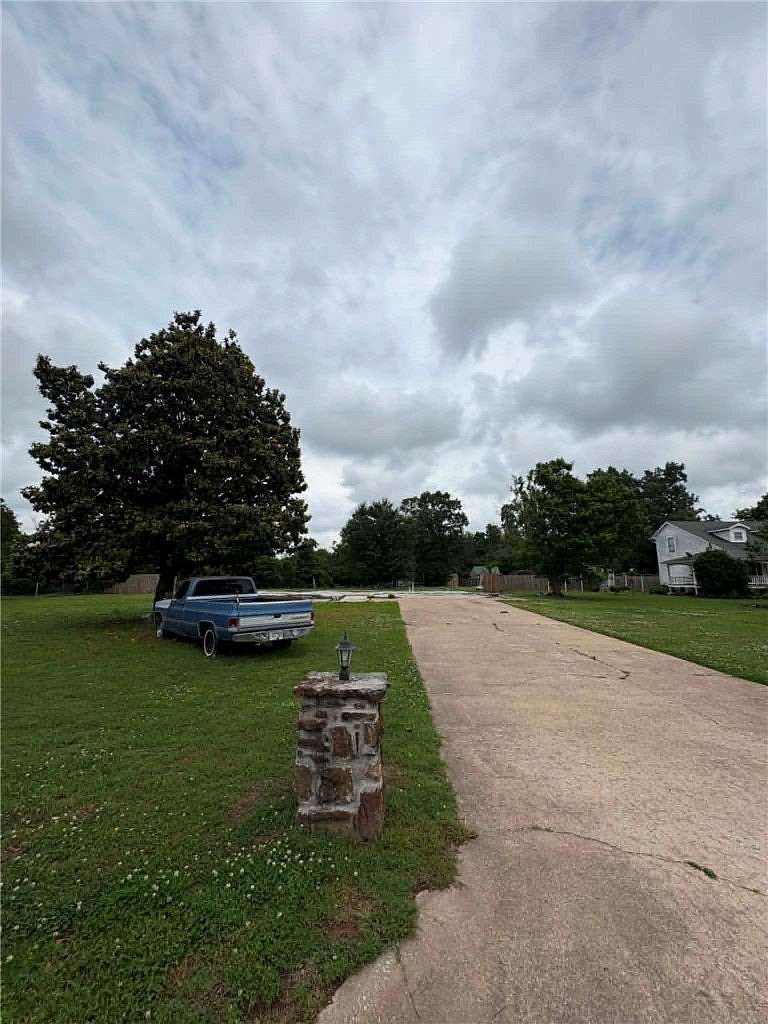 1 Acre of Residential Land for Sale in Siloam Springs, Arkansas