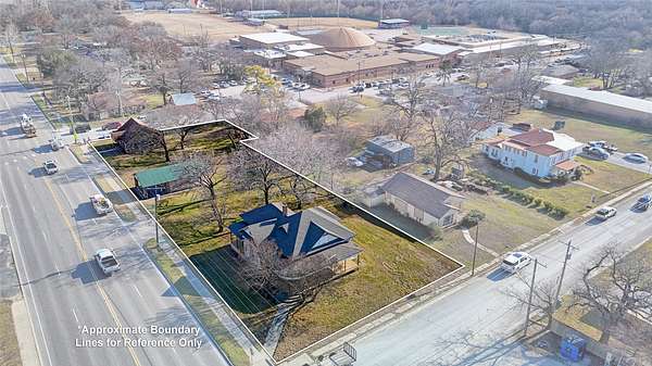 0.75 Acres of Mixed-Use Land for Sale in St. Jo, Texas