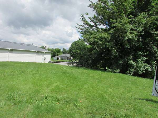 0.31 Acres of Commercial Land for Sale in Columbia, Kentucky