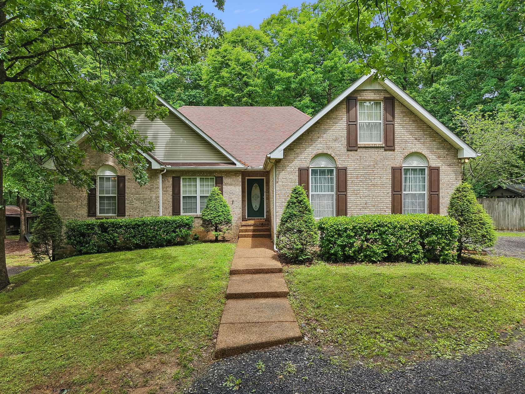 7.7 Acres of Land with Home for Sale in Franklin, Tennessee