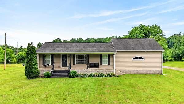 2.89 Acres of Land with Home for Auction in Springfield, Tennessee