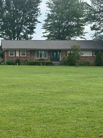 5 Acres of Land with Home for Auction in Springfield, Tennessee