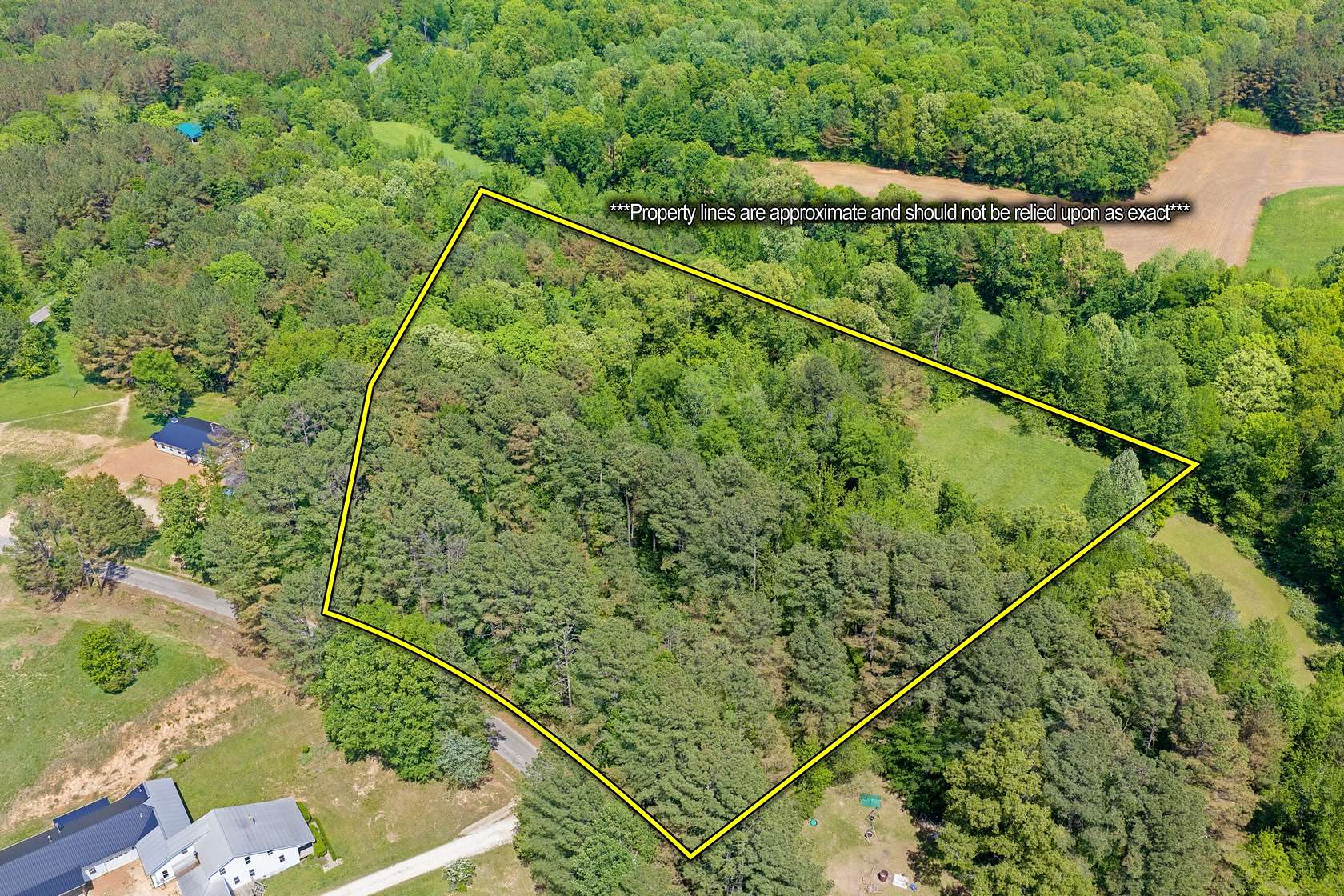 5.46 Acres of Residential Land for Sale in Huntingdon, Tennessee