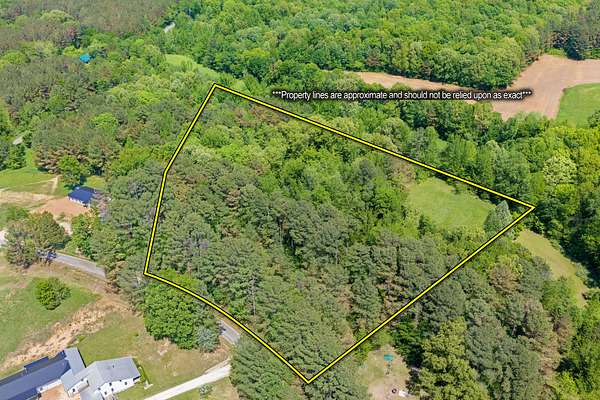 5.46 Acres of Residential Land for Sale in Huntingdon, Tennessee