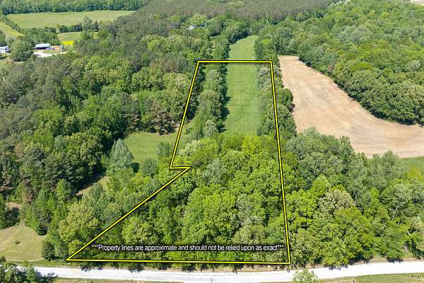 5 Acres of Residential Land for Sale in Huntingdon, Tennessee