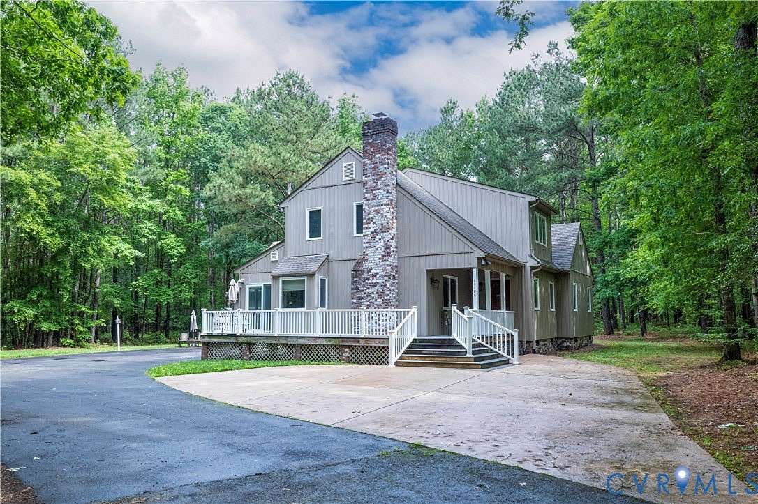 8 Acres of Land with Home for Sale in Ashland, Virginia