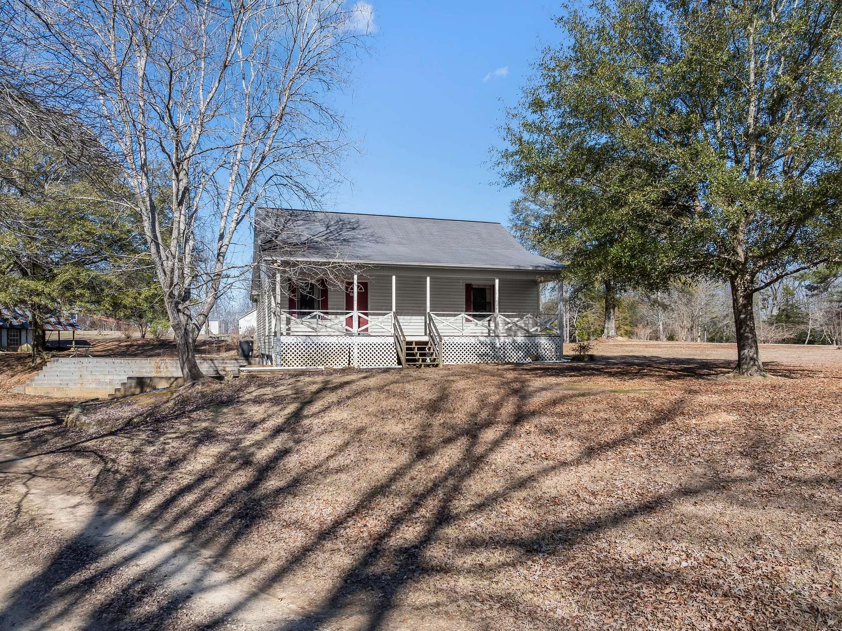 3.55 Acres of Land with Home for Sale in Nauvoo, Alabama