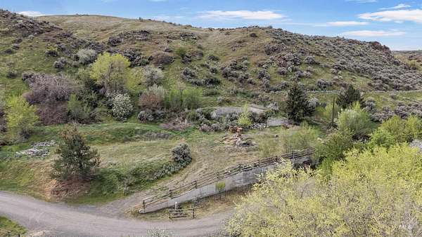 3.27 Acres of Land for Sale in Buhl, Idaho