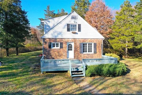 6 Acres of Land with Home for Lease in Middlebury, Connecticut
