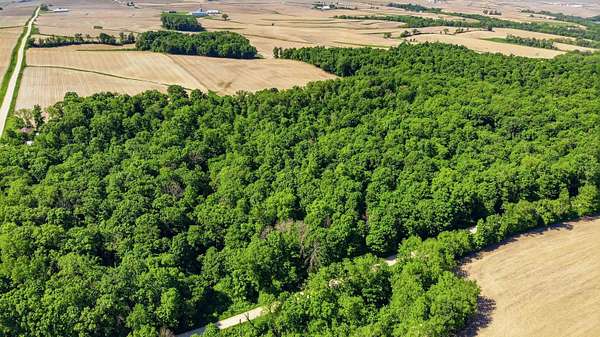 6 Acres of Land for Sale in Colesburg, Iowa