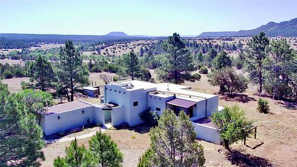 13.7 Acres of Land with Home for Sale in Las Vegas, New Mexico