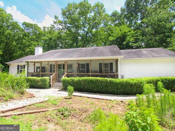 3.16 Acres of Land with Home for Sale in Comer, Georgia