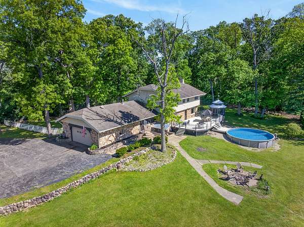 5 Acres of Land with Home for Sale in Wadsworth, Illinois