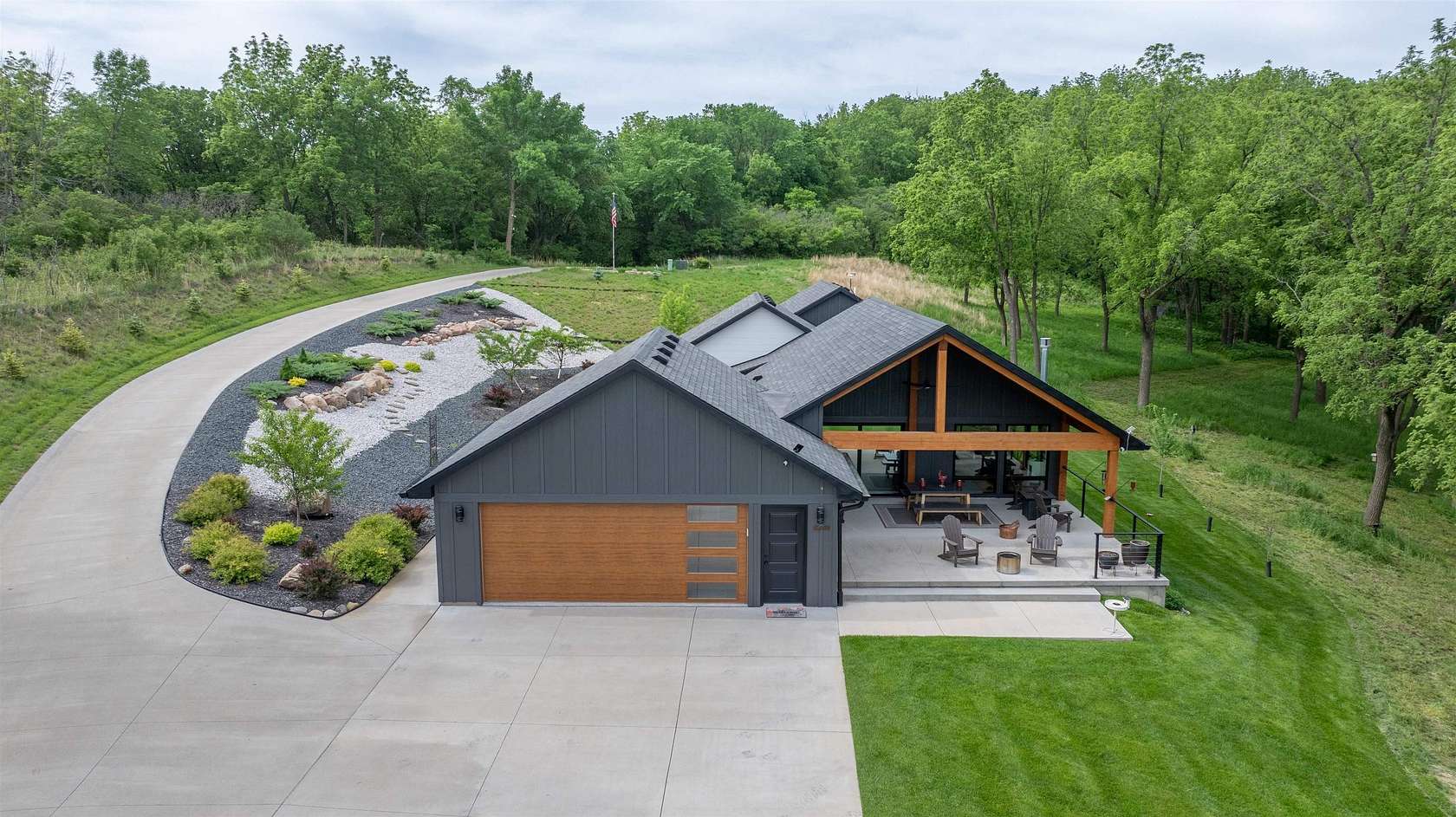 8.72 Acres of Land with Home for Sale in Sioux City, Iowa
