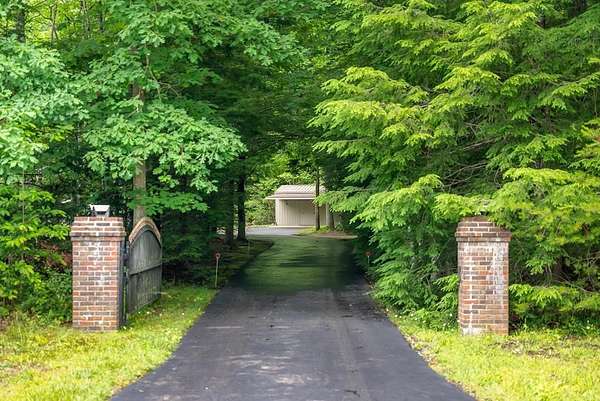 4.1 Acres of Land with Home for Sale in Monterey, Tennessee