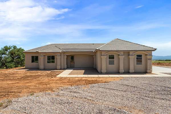 3.6 Acres of Land with Home for Sale in Hereford, Arizona