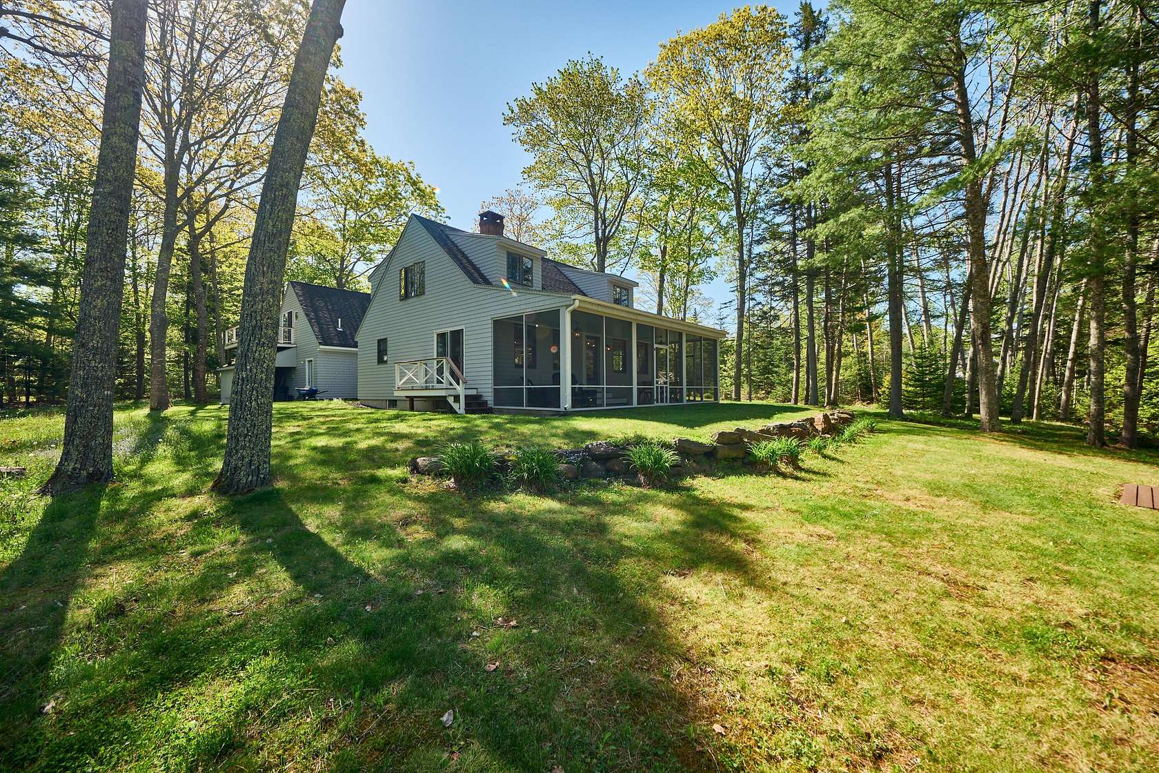 1.6 Acres of Land with Home for Sale in South Thomaston, Maine