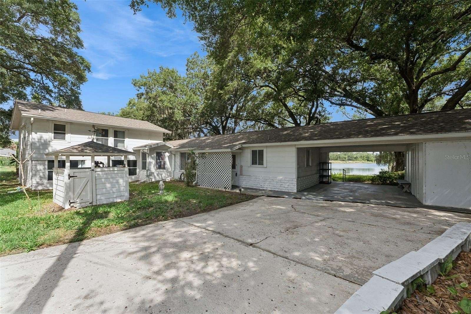 1.67 Acres of Land with Home for Sale in Orlando, Florida