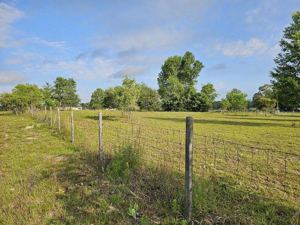 10 Acres of Land for Sale in Fort White, Florida