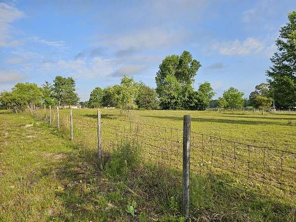 10 Acres of Land for Sale in Fort White, Florida
