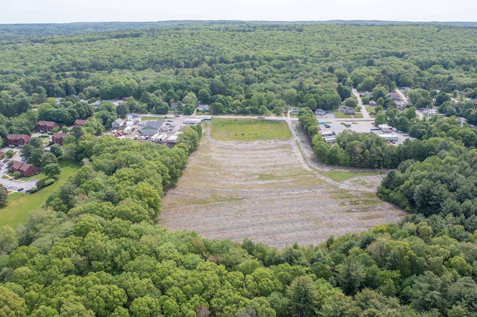 19 Acres of Commercial Land for Lease in Killingly Town, Connecticut