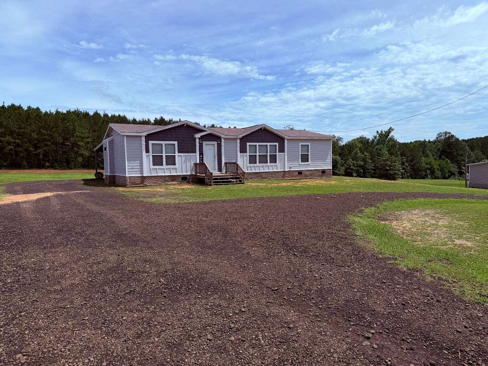 1.52 Acres of Land with Home for Sale in Many, Louisiana