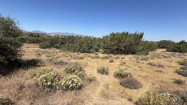 20 Acres of Land for Sale in Oak Hills, California