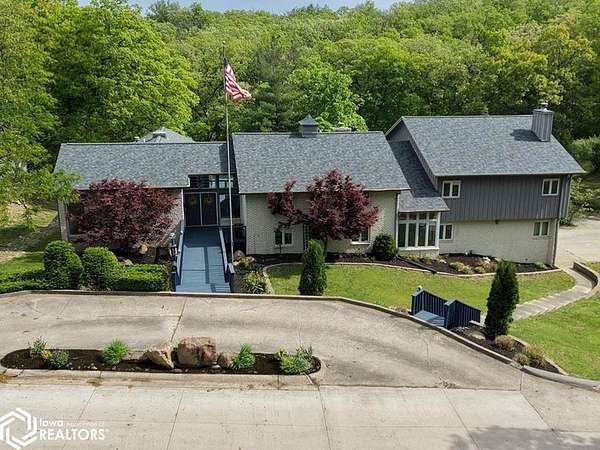 9.19 Acres of Land with Home for Sale in Ottumwa, Iowa