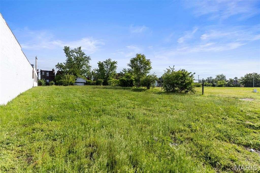 0.16 Acres of Commercial Land for Sale in St. Louis, Missouri