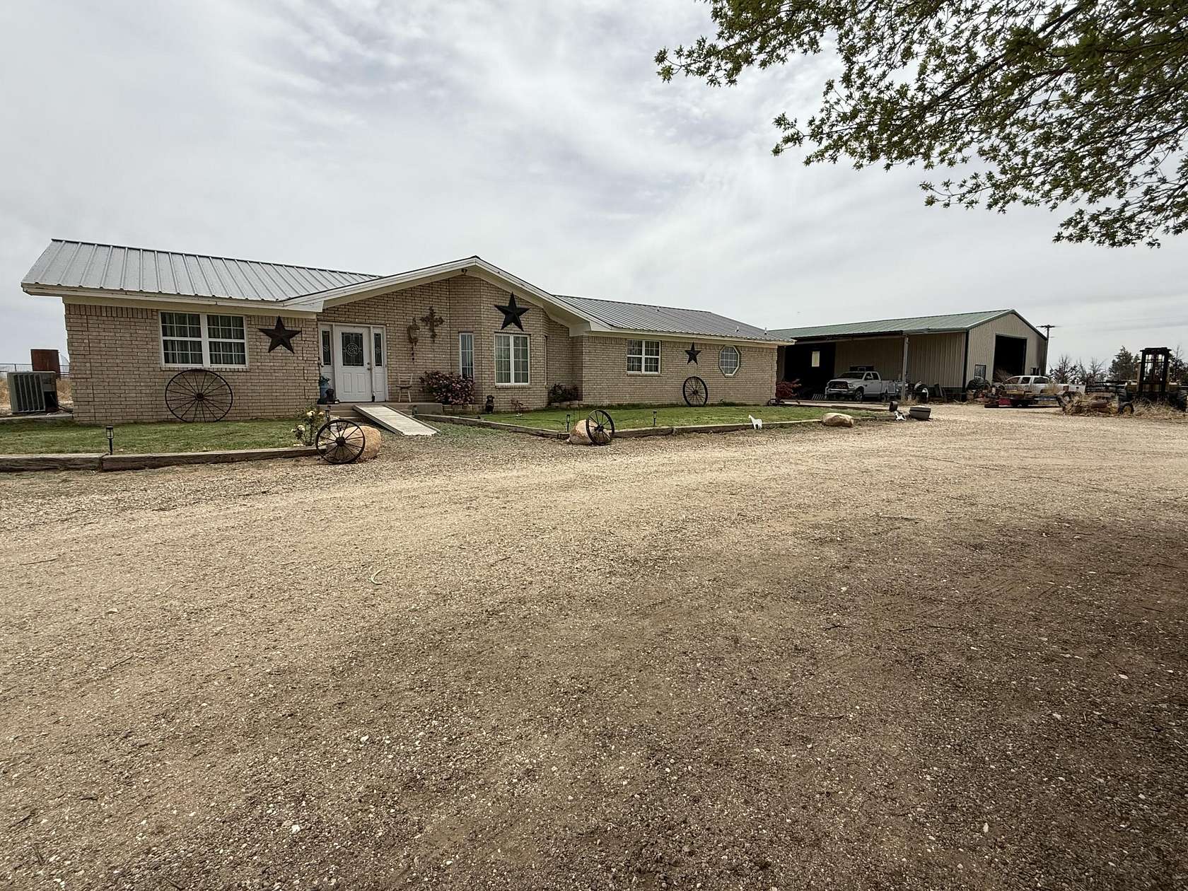 9.16 Acres of Land with Home for Sale in Muleshoe, Texas