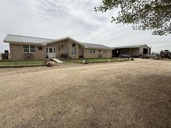 9.16 Acres of Land with Home for Sale in Muleshoe, Texas