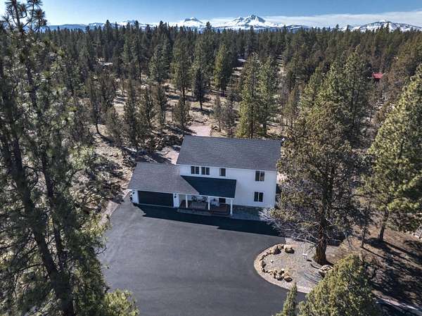 4.34 Acres of Land with Home for Sale in Sisters, Oregon