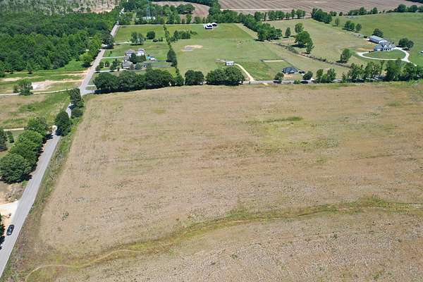 7 Acres of Agricultural Land for Sale in Florence, Alabama