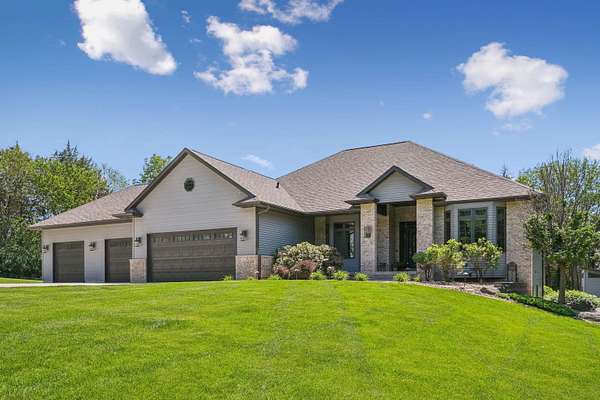 6 Acres of Land with Home for Sale in Waverly, Iowa