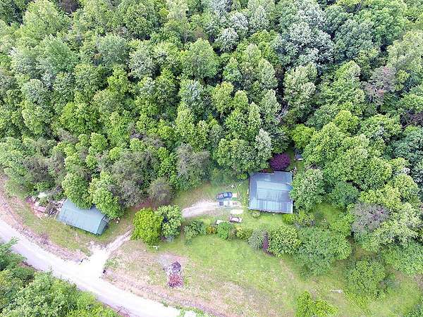 135 Acres of Recreational Land with Home for Sale in Somerset, Kentucky