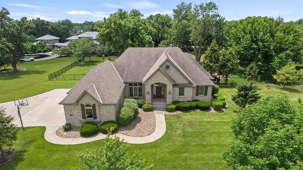 2.2 Acres of Land with Home for Sale in Stilwell, Kansas