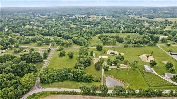 Residential Land for Auction in Liberty, Missouri