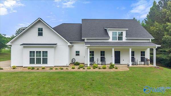 3.1 Acres of Land with Home for Sale in New Market, Alabama