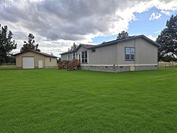 5 Acres of Land with Home for Sale in Culver, Oregon