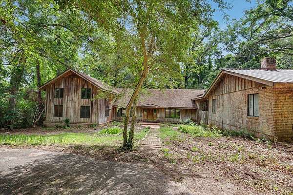 11.5 Acres of Land with Home for Sale in Tallahassee, Florida
