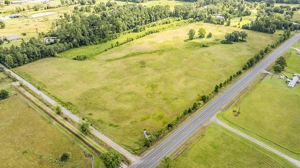 10 Acres of Recreational & Residential Land for Sale in Reeves, Louisiana